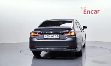 ES300h 7th Generation