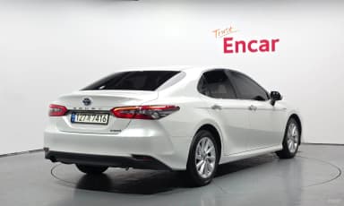Camry (XV70)