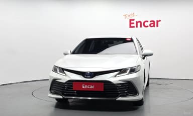 Camry (XV70)