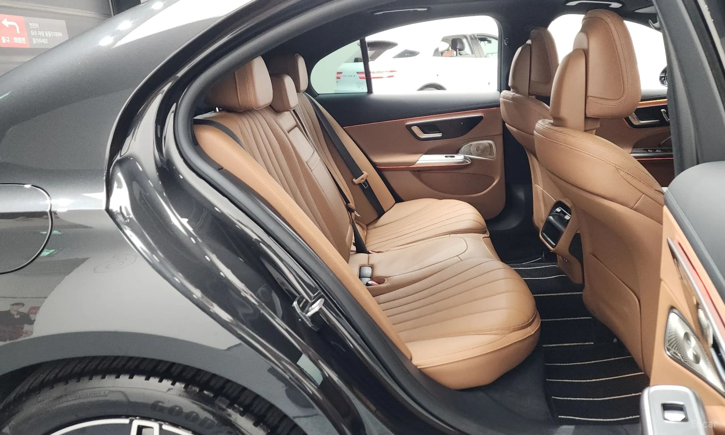 E-Class W214