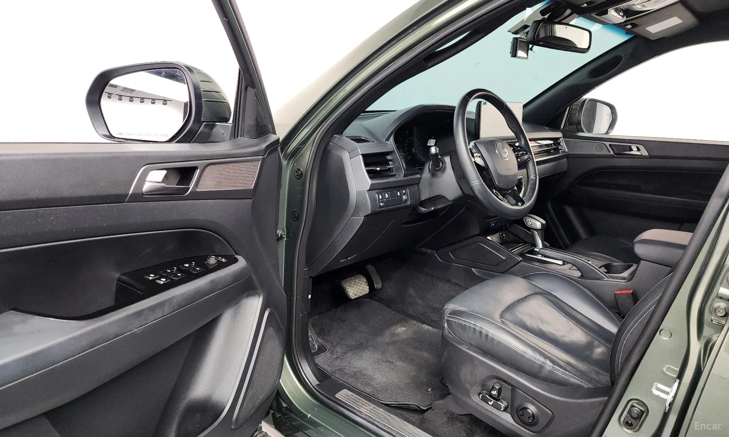 Rexton Sports Khan
