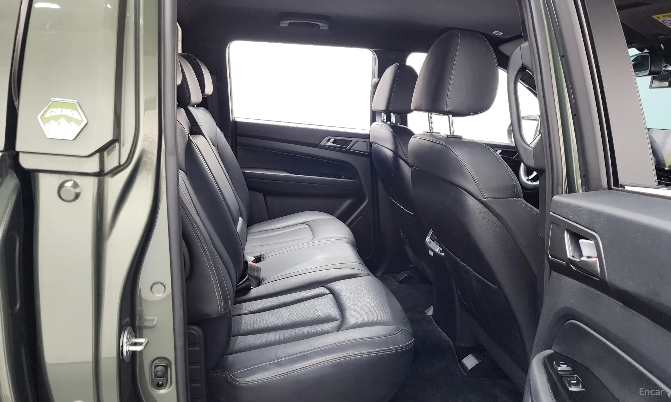 Rexton Sports Khan