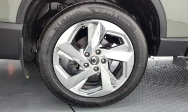 Rexton Sports Khan