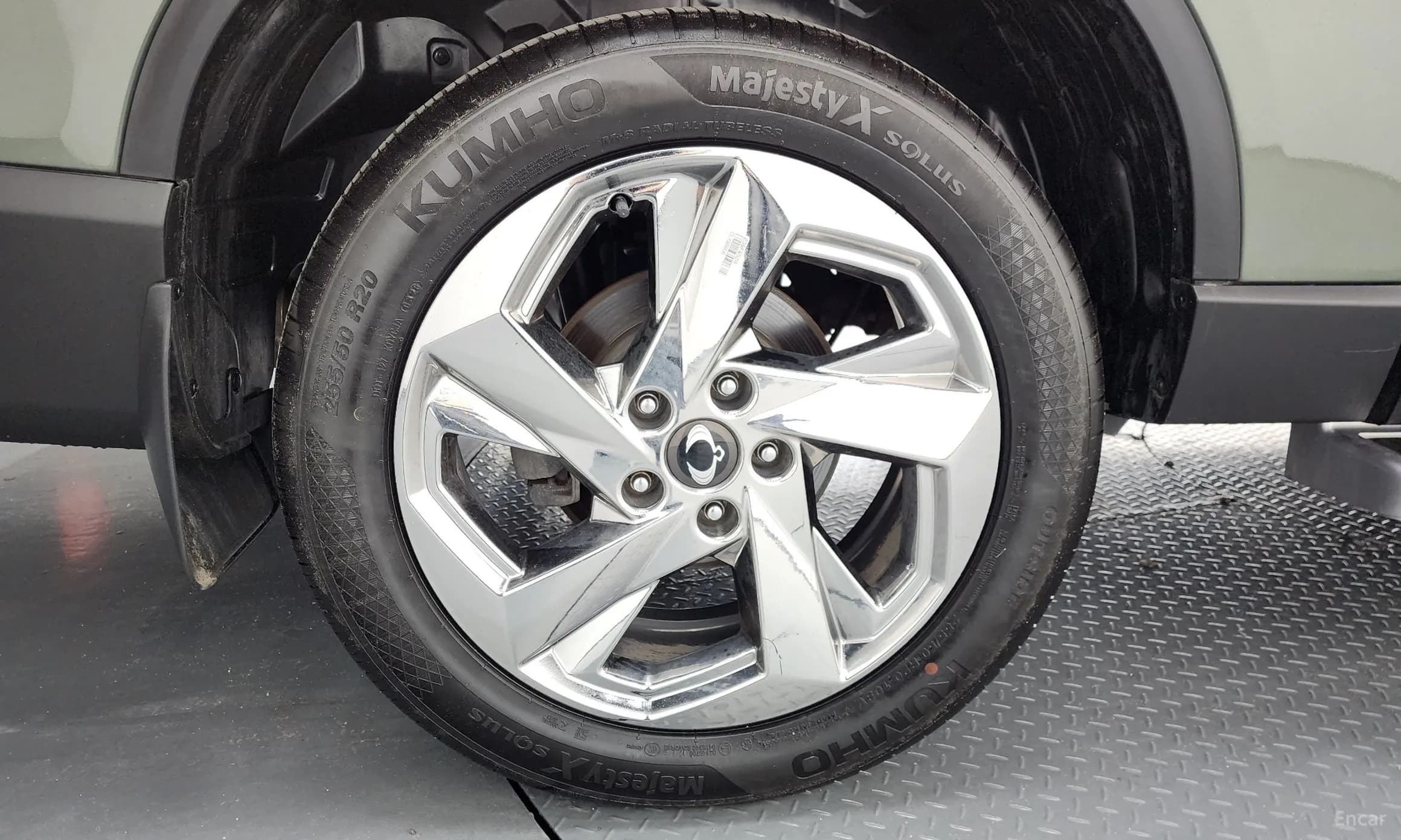 Rexton Sports Khan