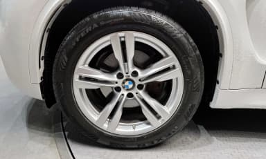 X5 (F15)