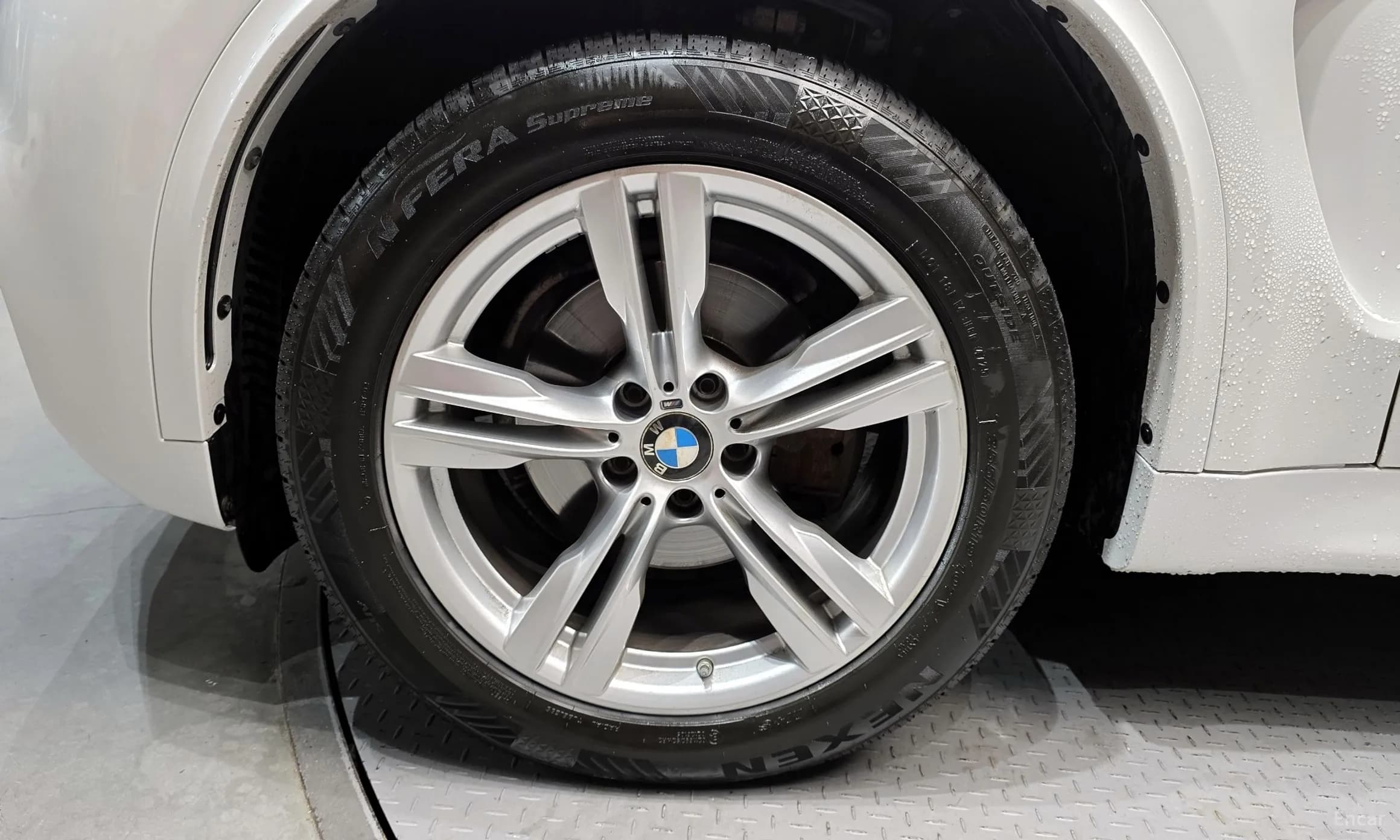 X5 (F15)