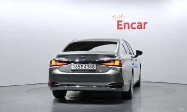 ES300h 7th Generation