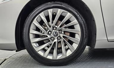 ES300h 7th Generation