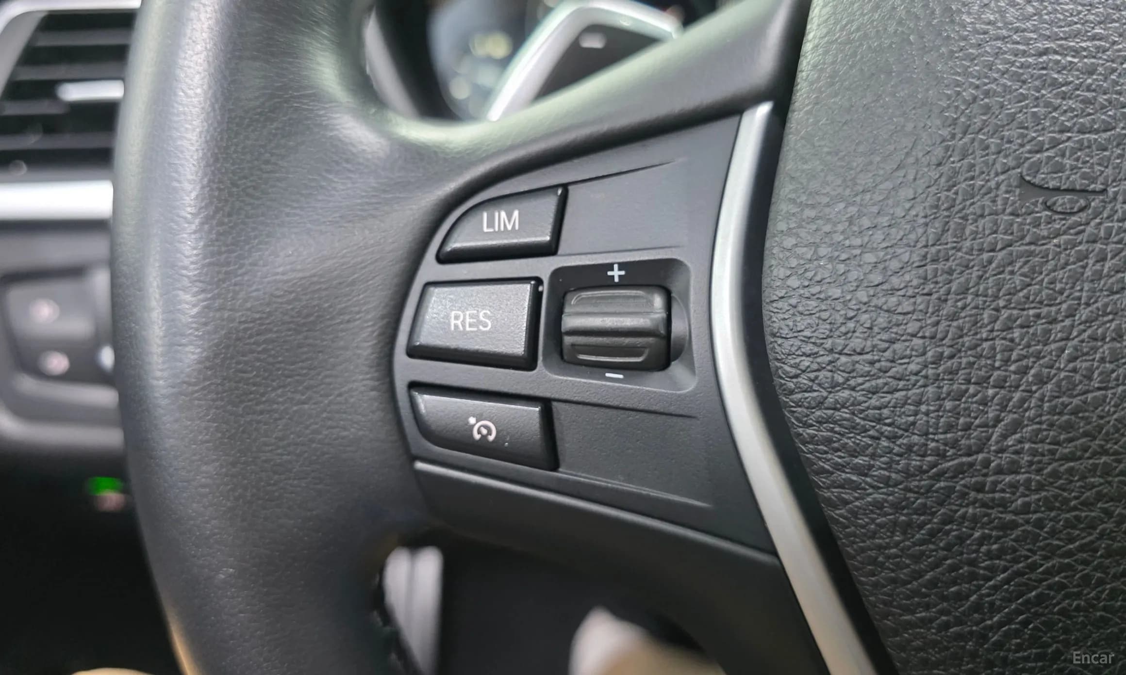 Series 4 (F32)