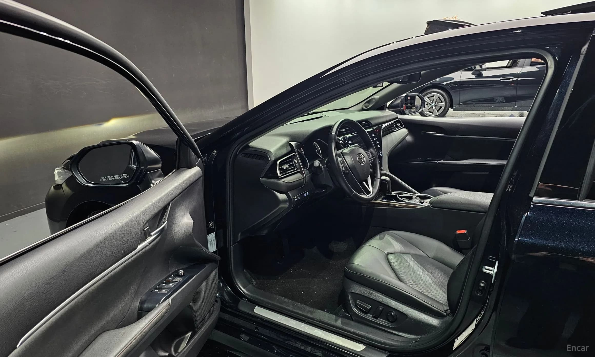 Camry (XV70)