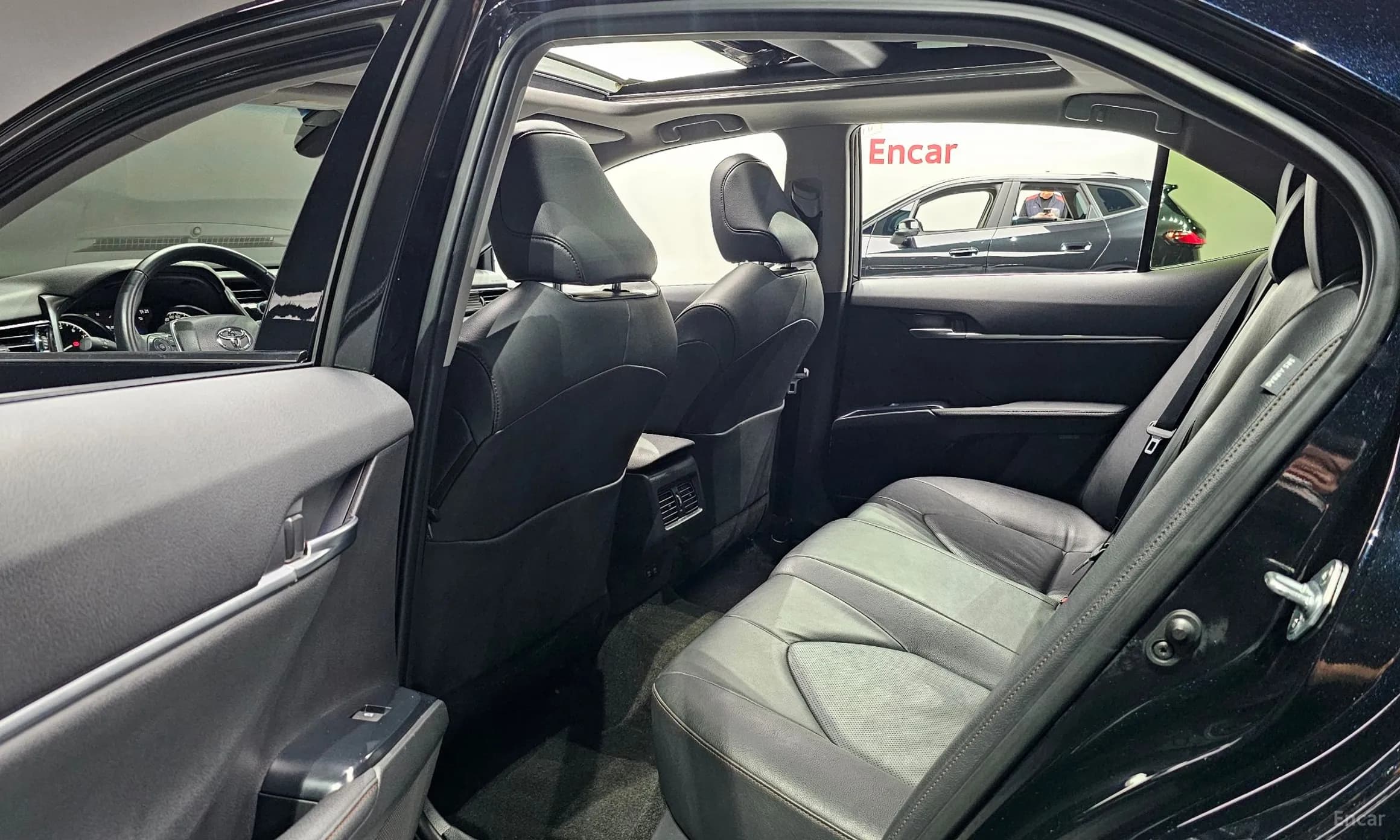 Camry (XV70)