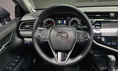 Camry (XV70)