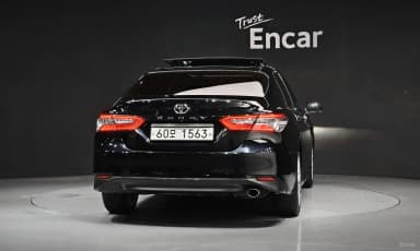 Camry (XV70)