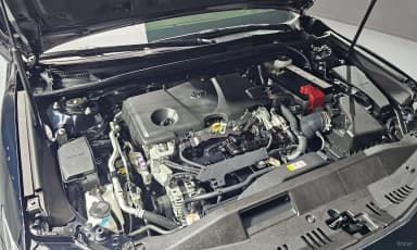 Camry (XV70)