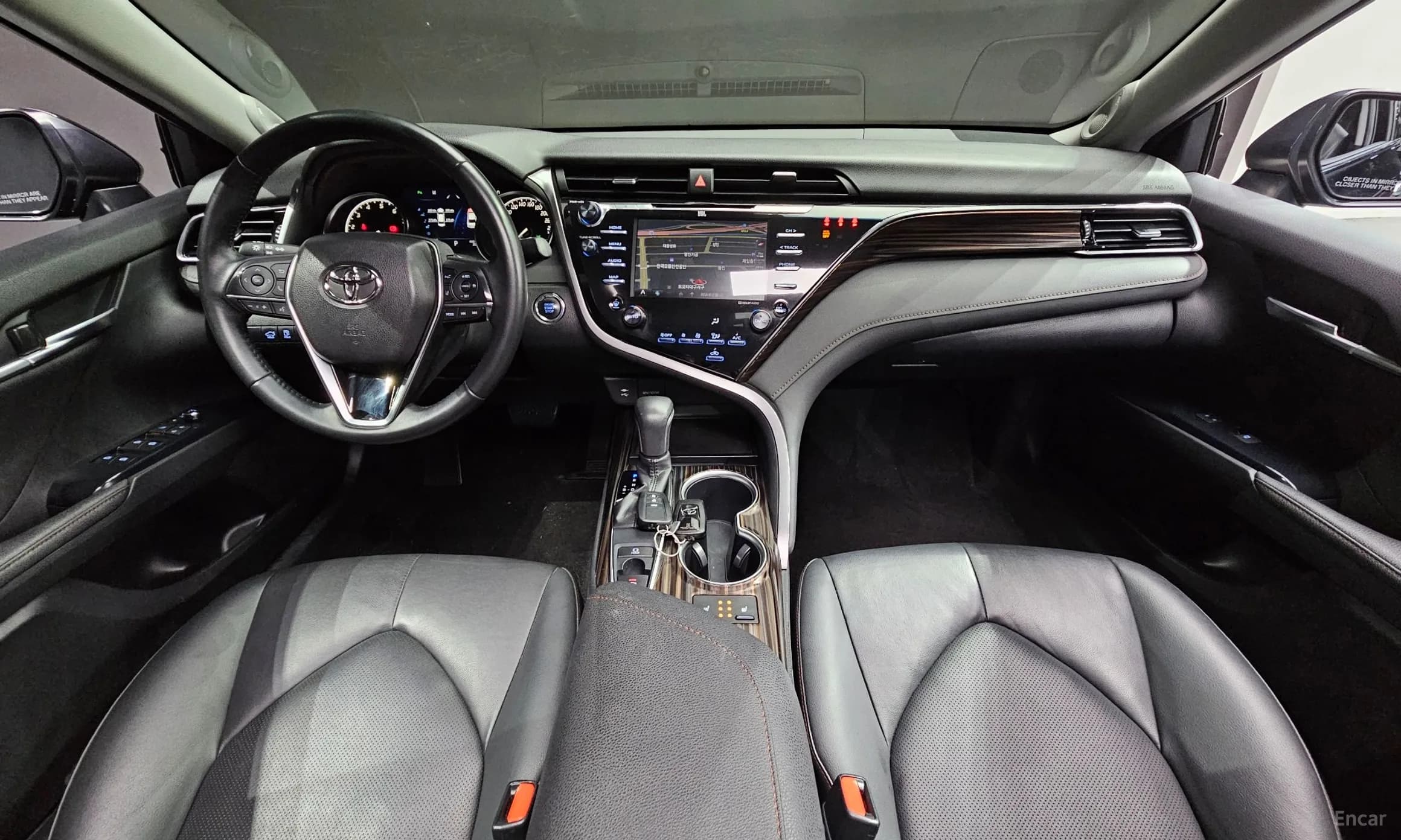 Camry (XV70)