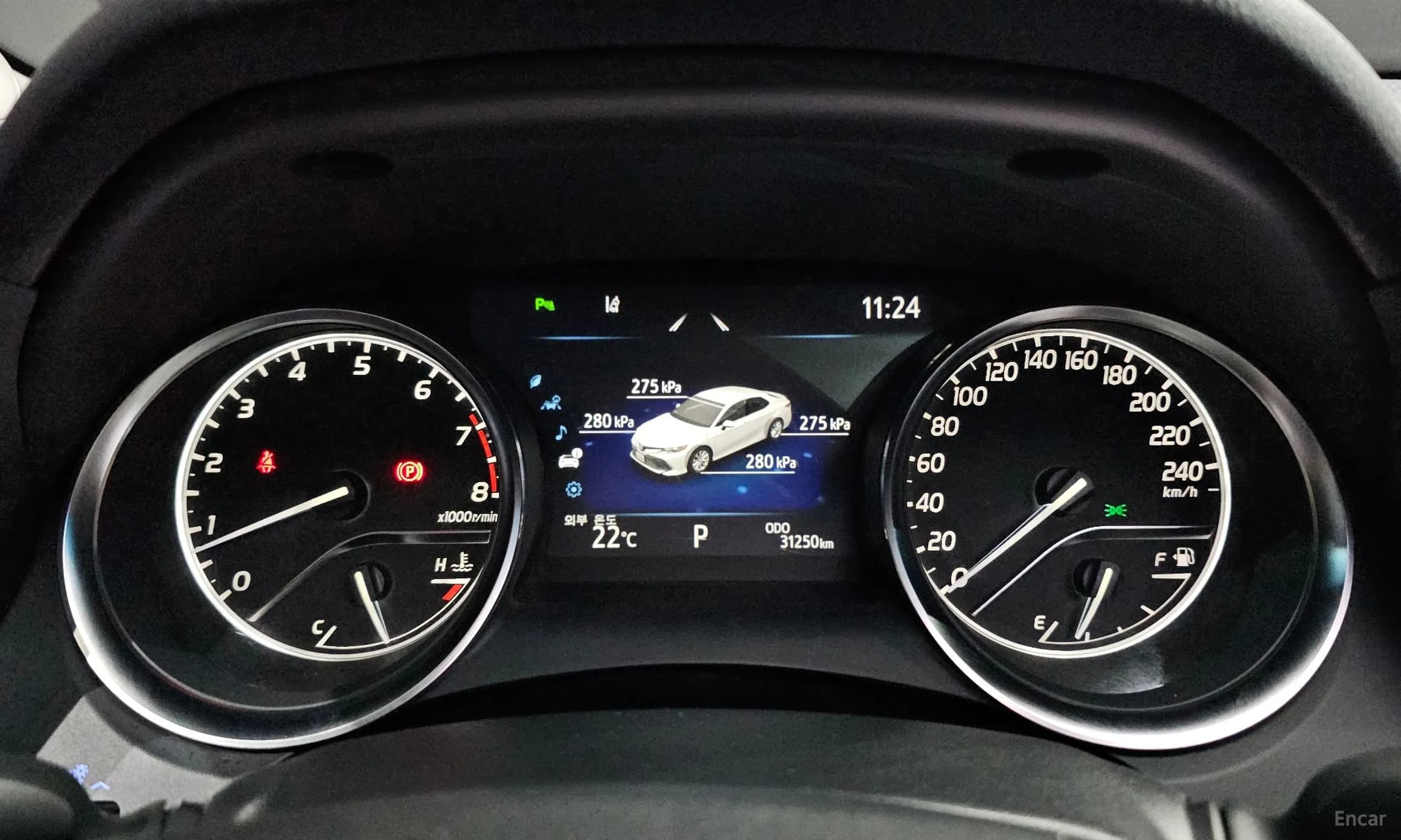 Camry (XV70)