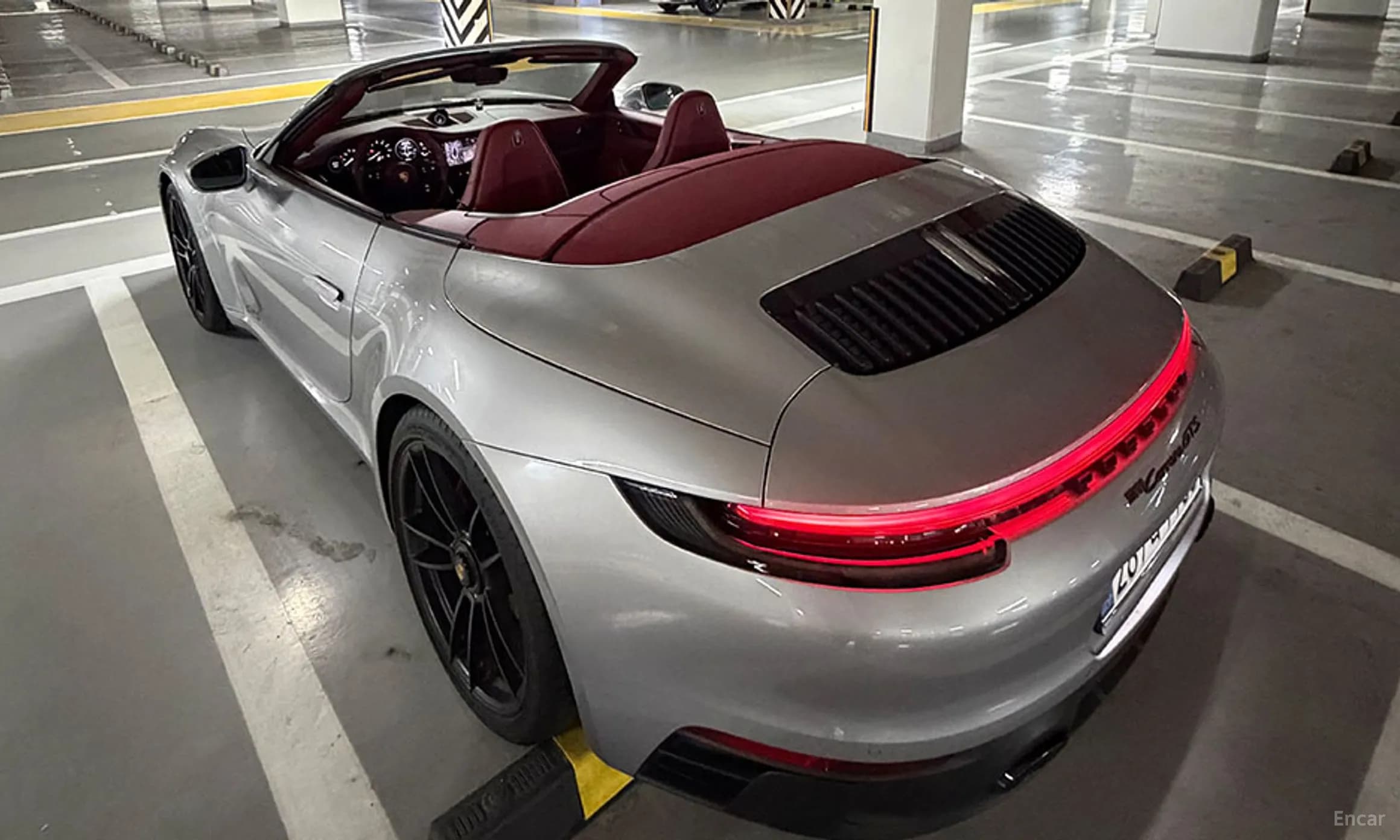 911 (992)