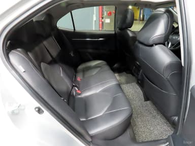 Camry (XV70)