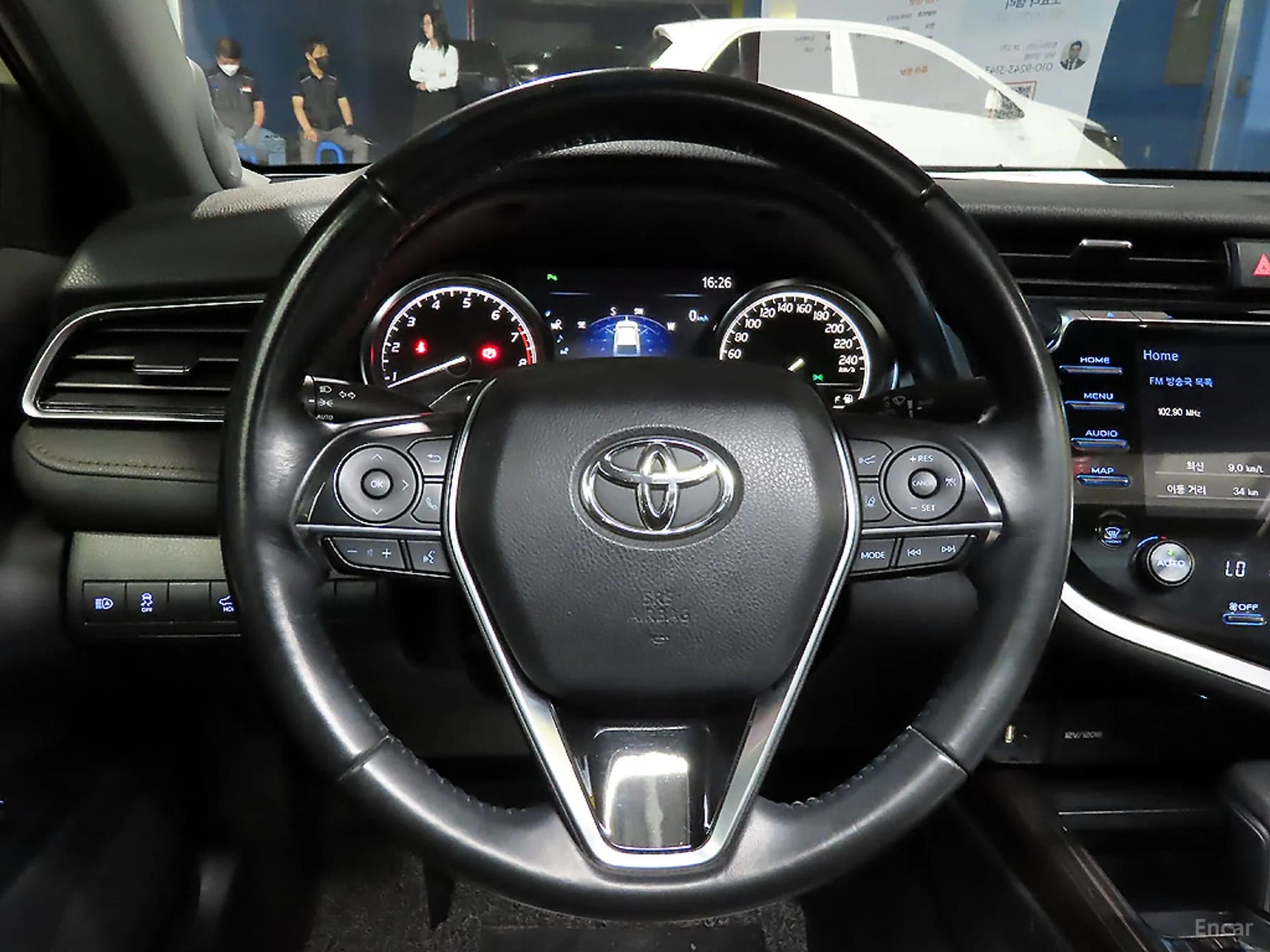 Camry (XV70)
