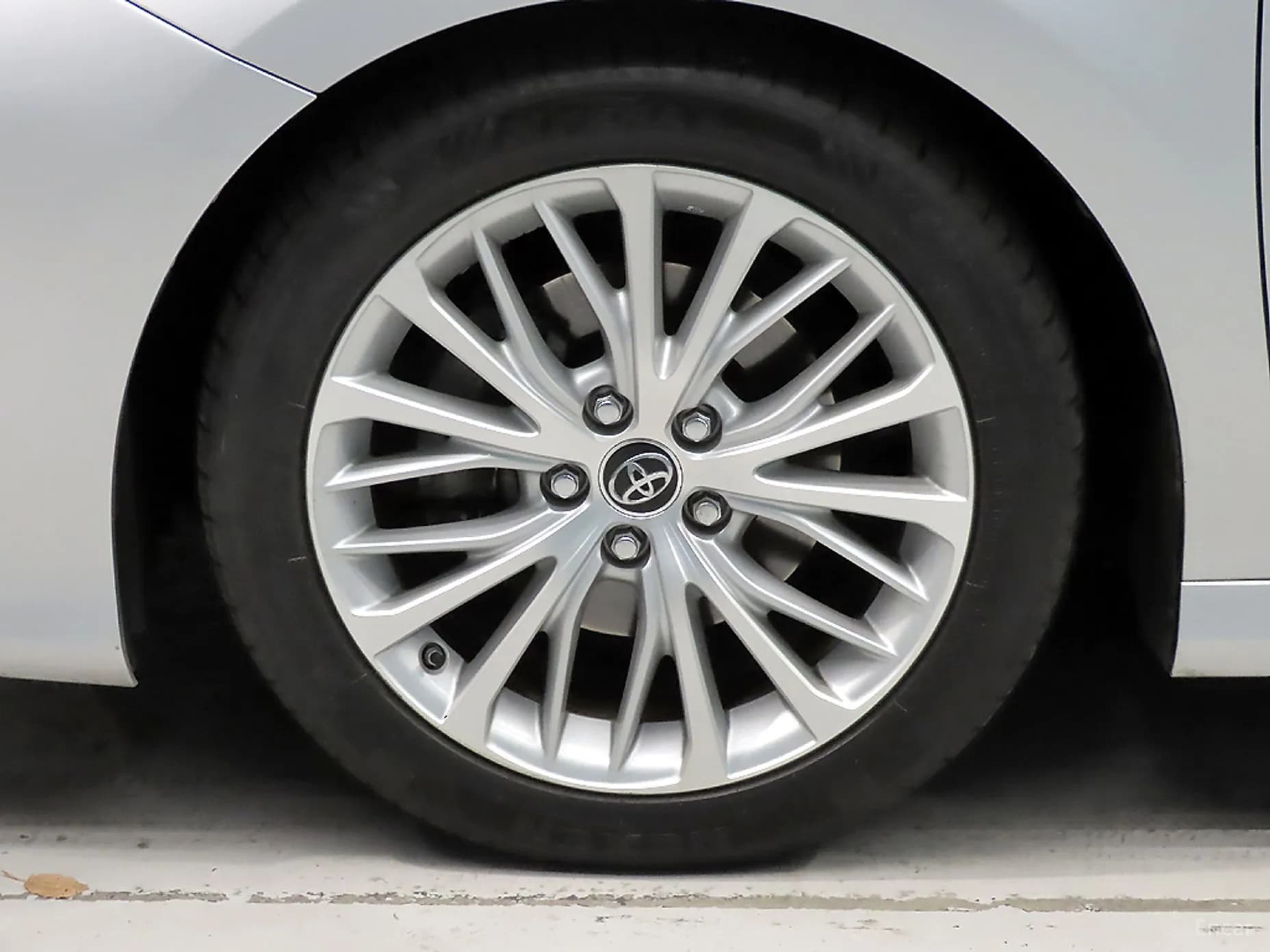 Camry (XV70)
