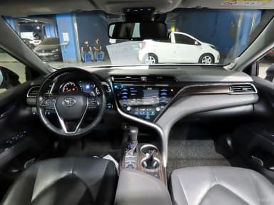 Camry (XV70)