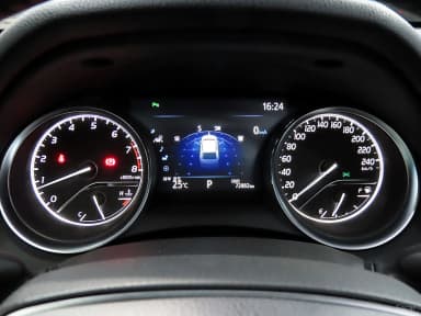 Camry (XV70)