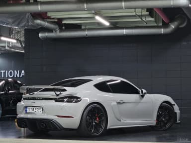 718 Cayman
