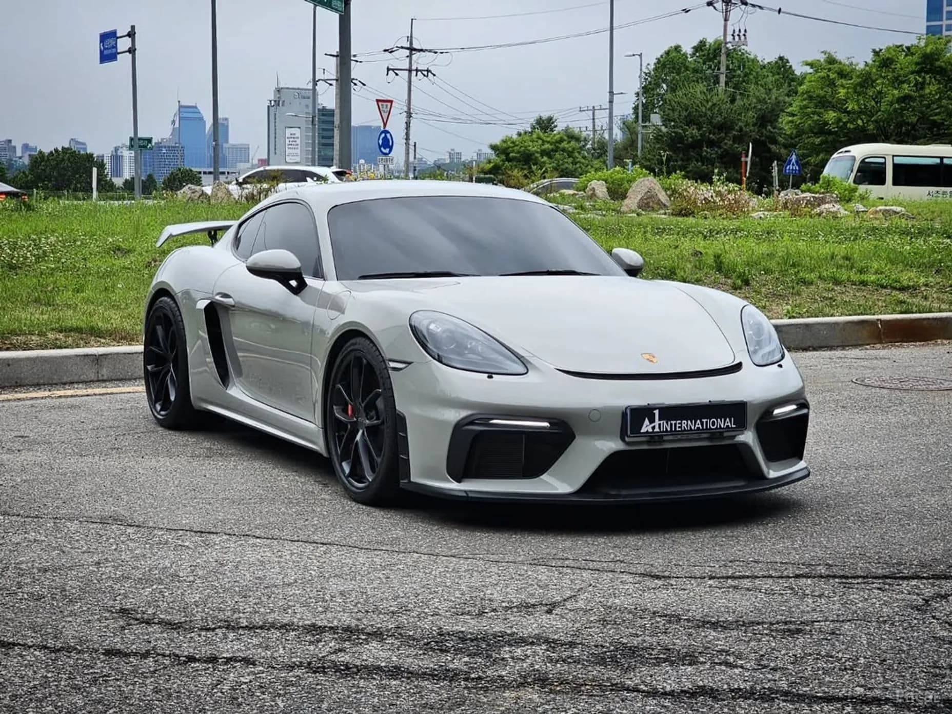 718 Cayman