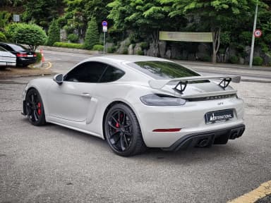 718 Cayman