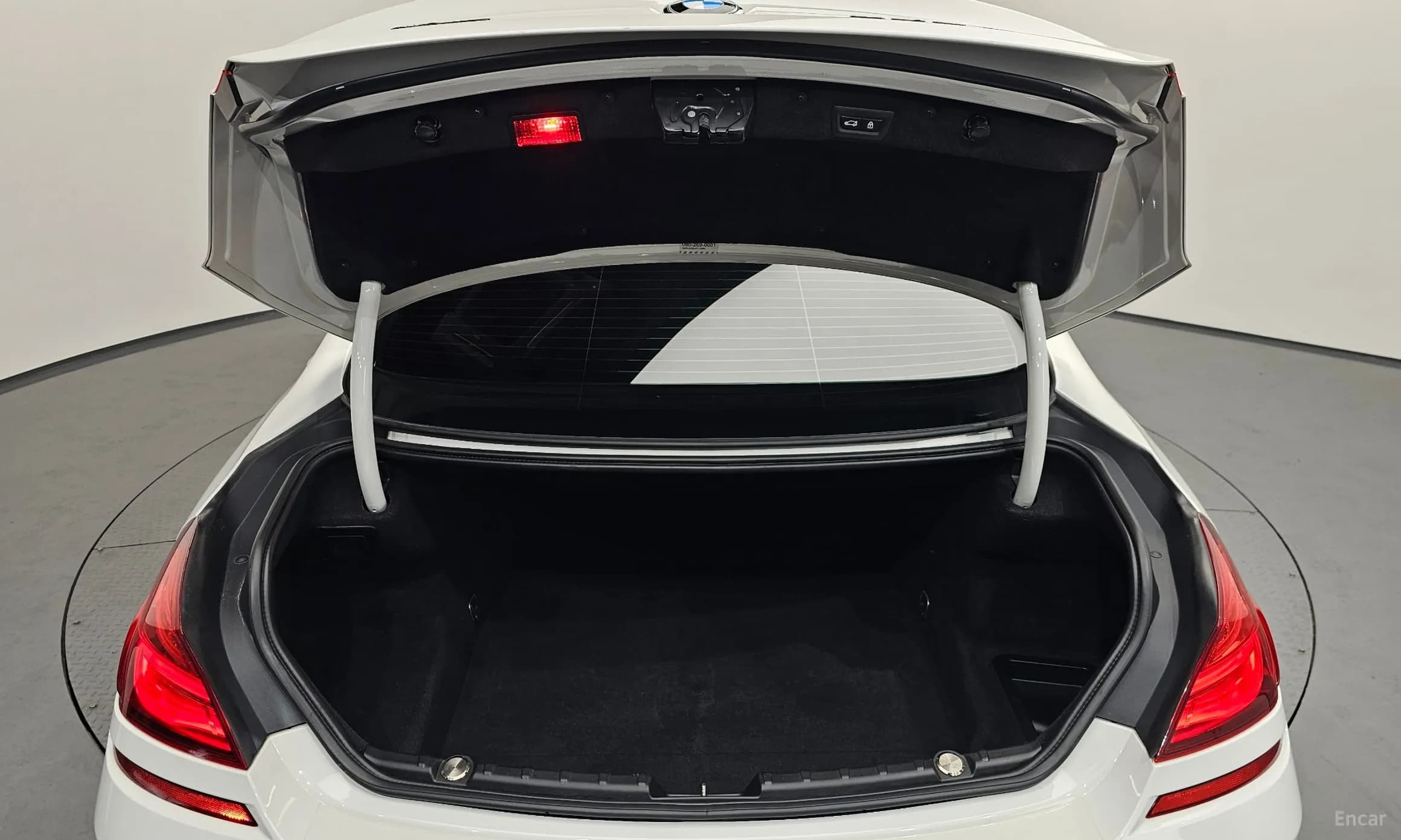 6 Series (F12)