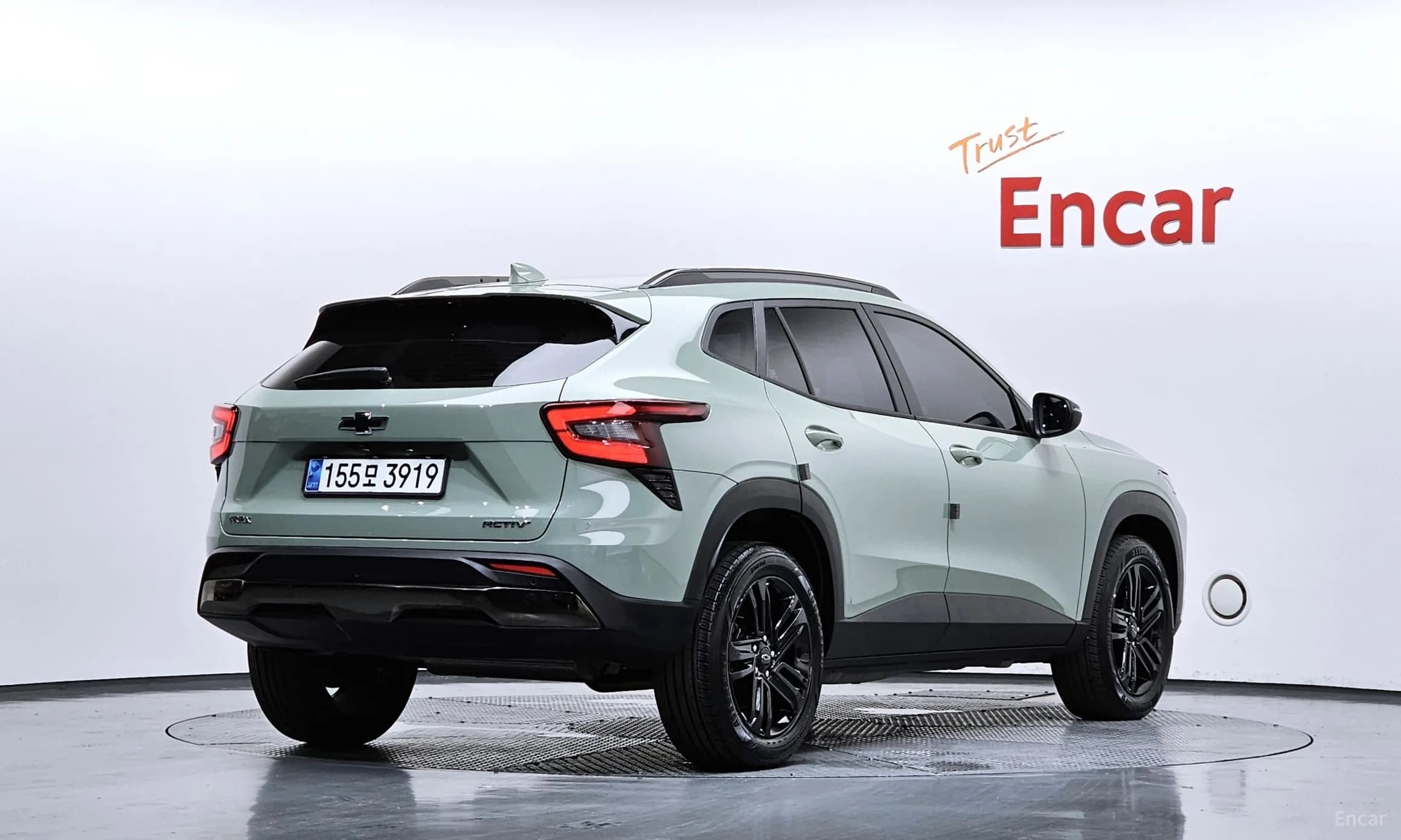 Trax Crossover
