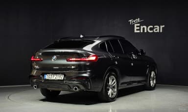 X4 (G02)