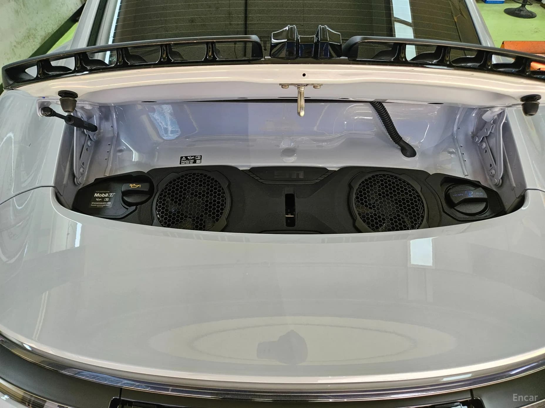 911 (992)