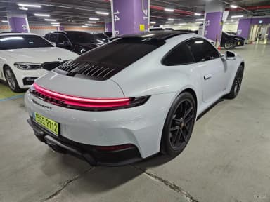 911 (992)