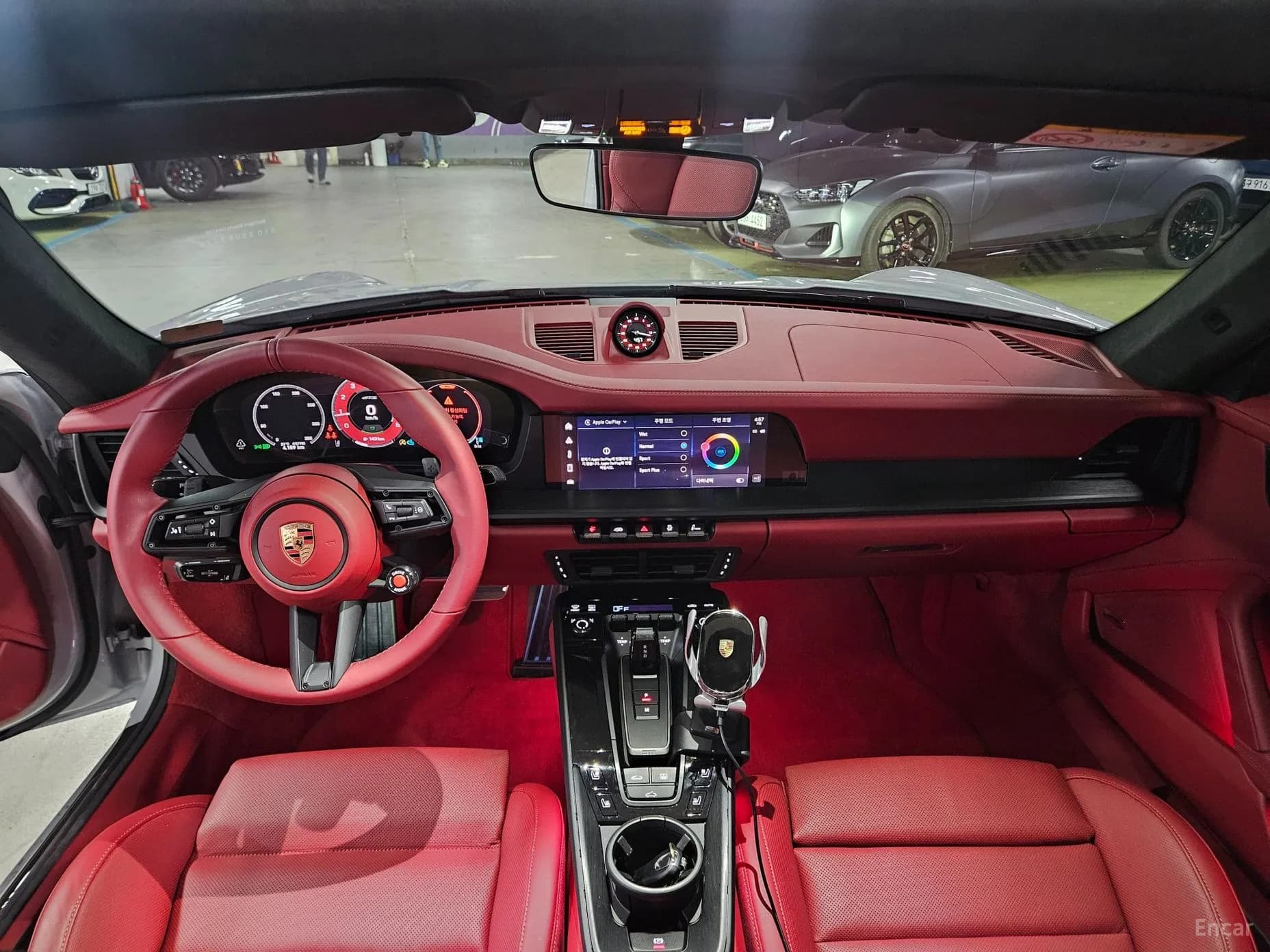 911 (992)