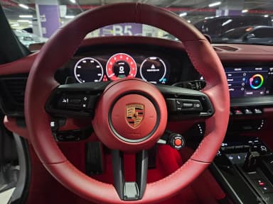 911 (992)