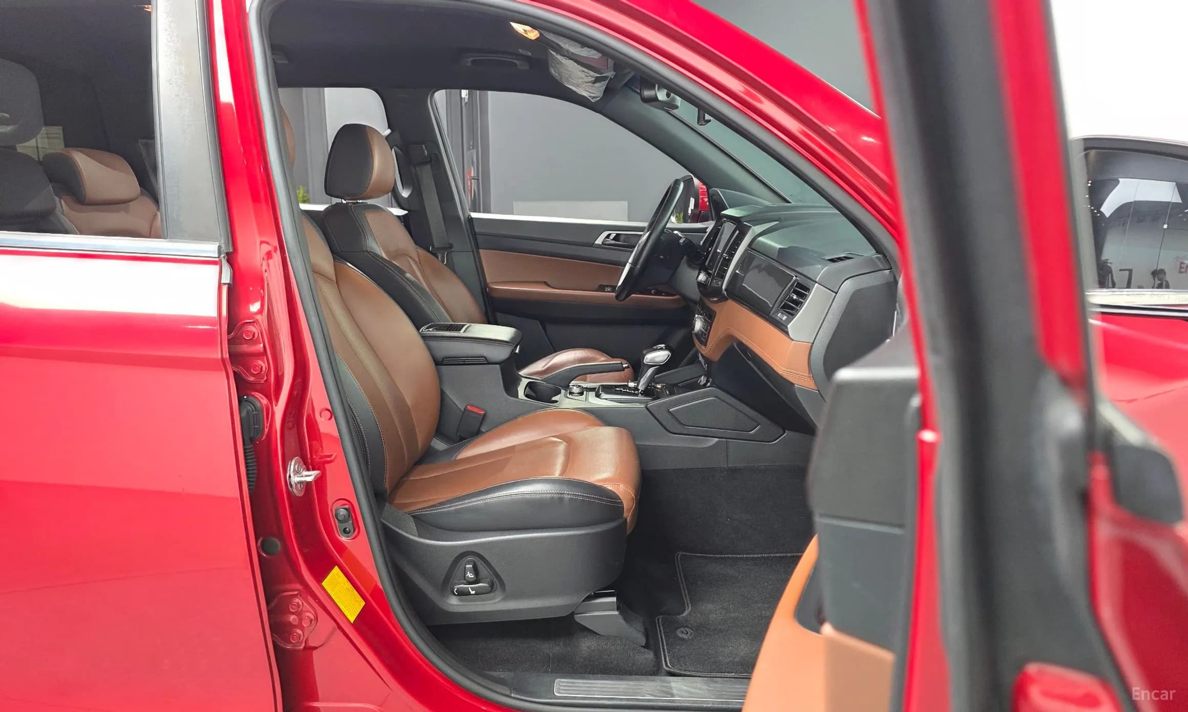Rexton Sports Khan