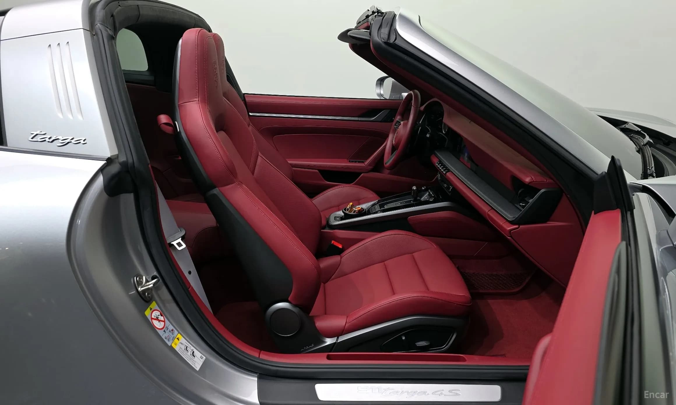 911 (992)