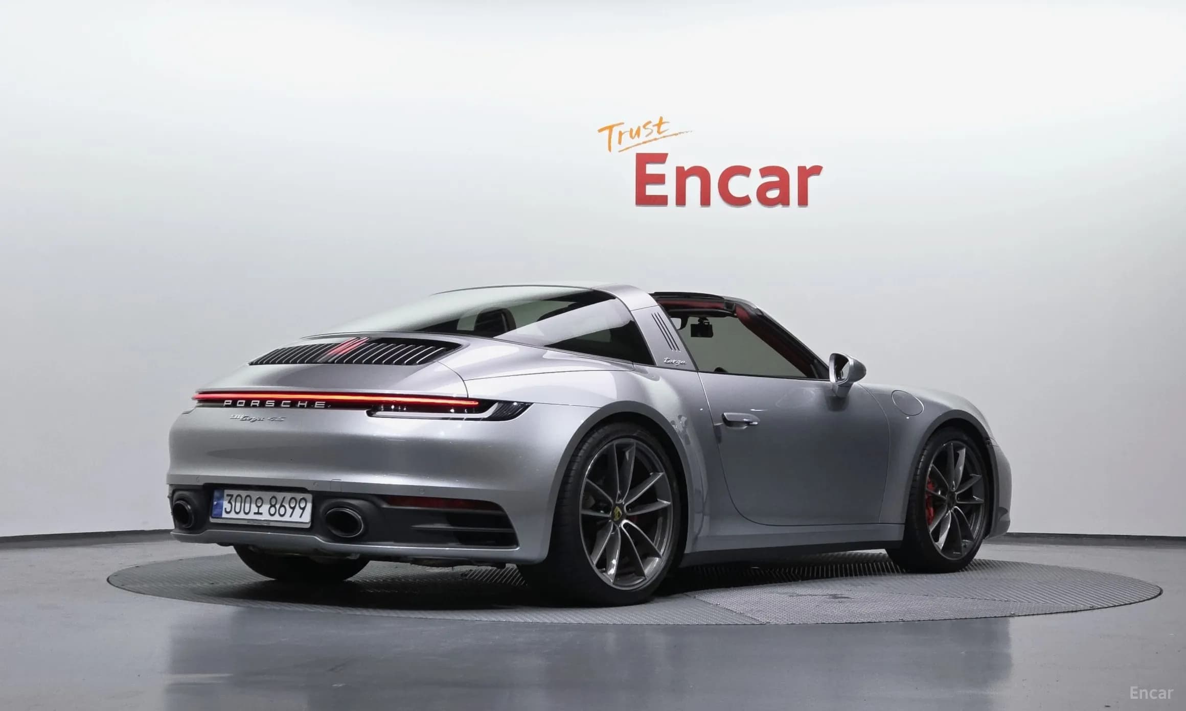 911 (992)