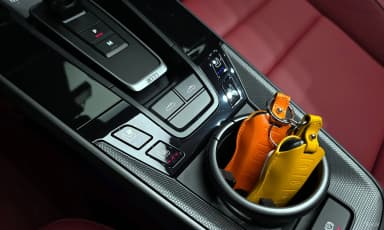 911 (992)