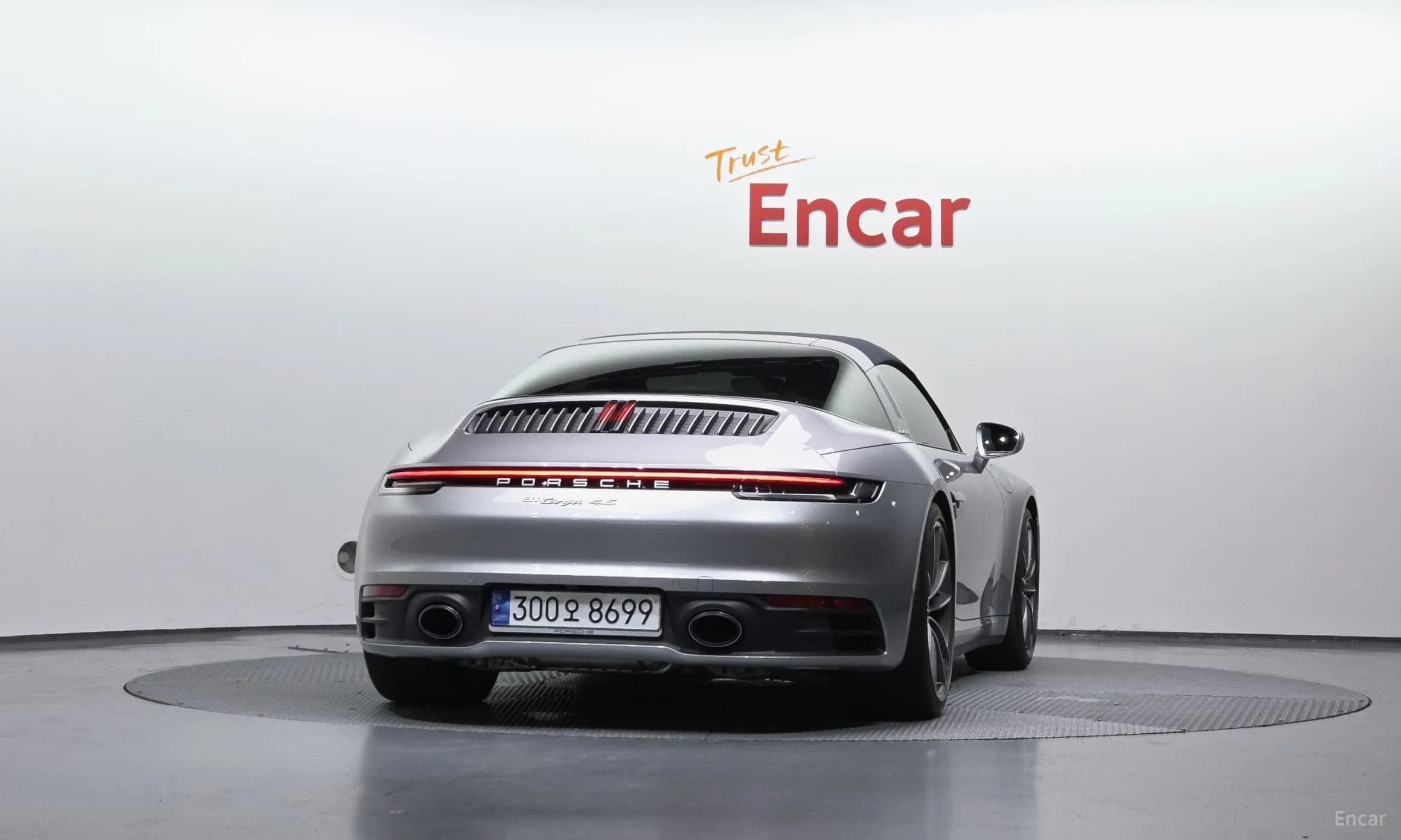911 (992)