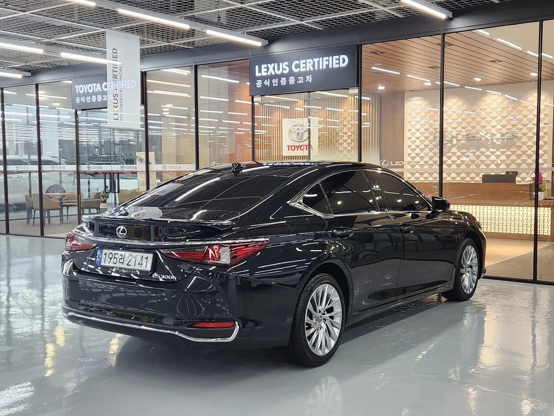 ES300h 7th Generation