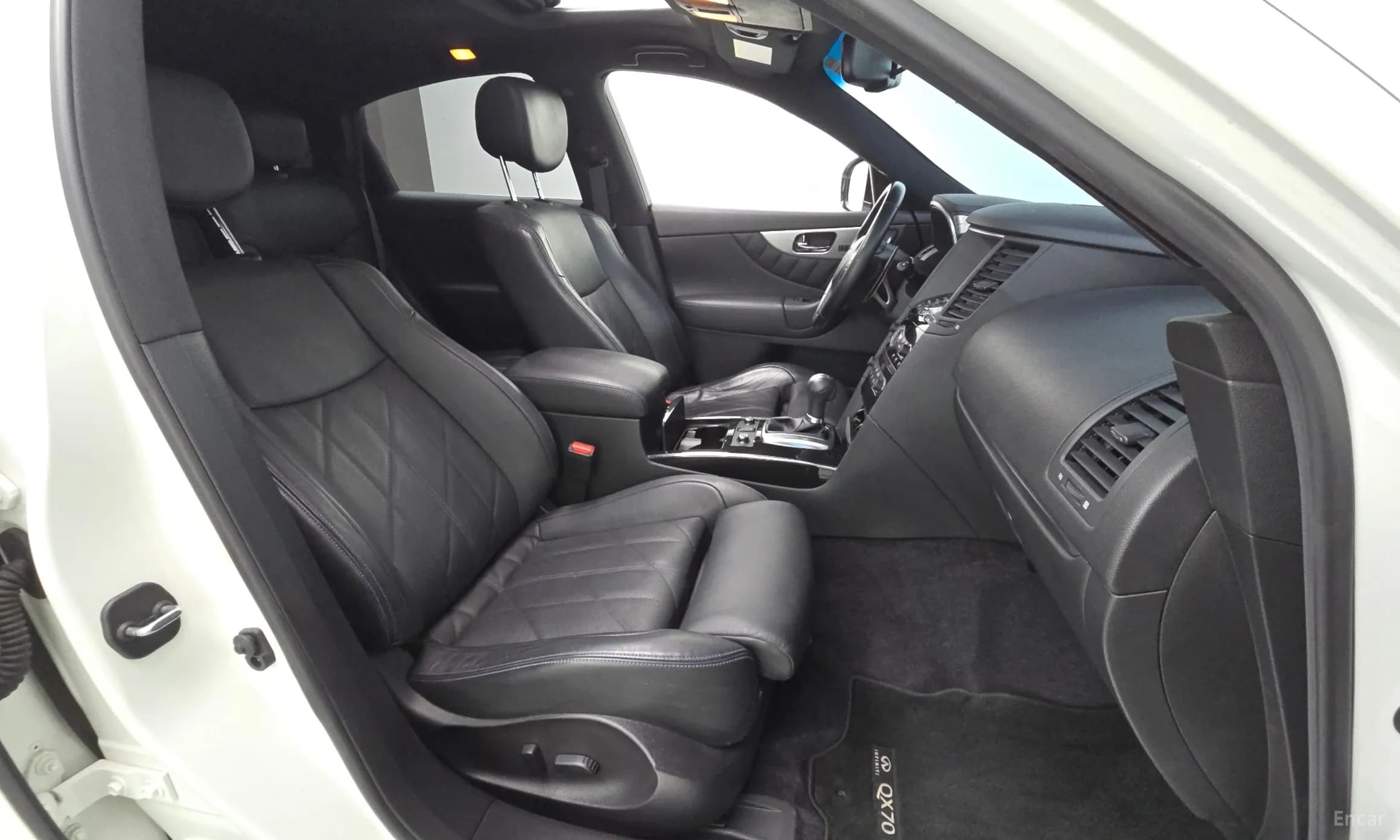 QX70