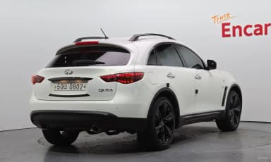 QX70