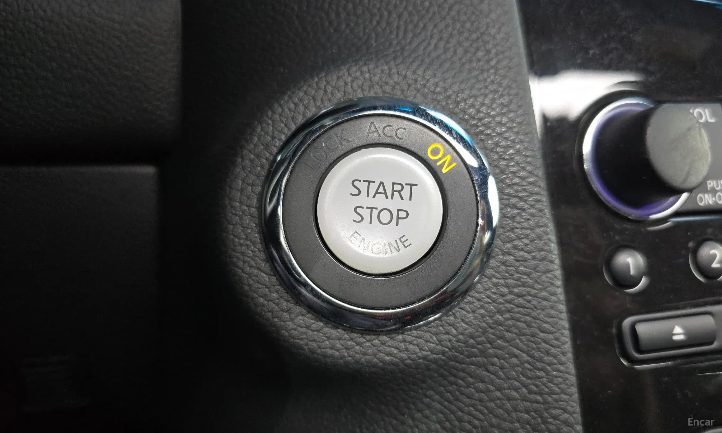 QX70