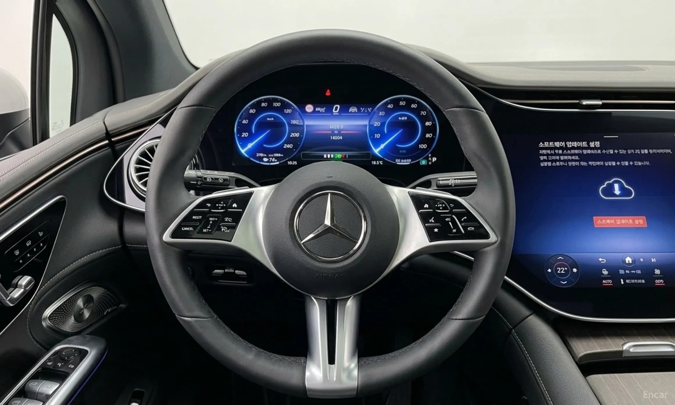 EQE SUV X294