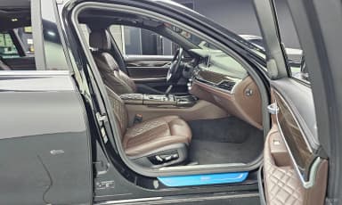 7 Series (G11)