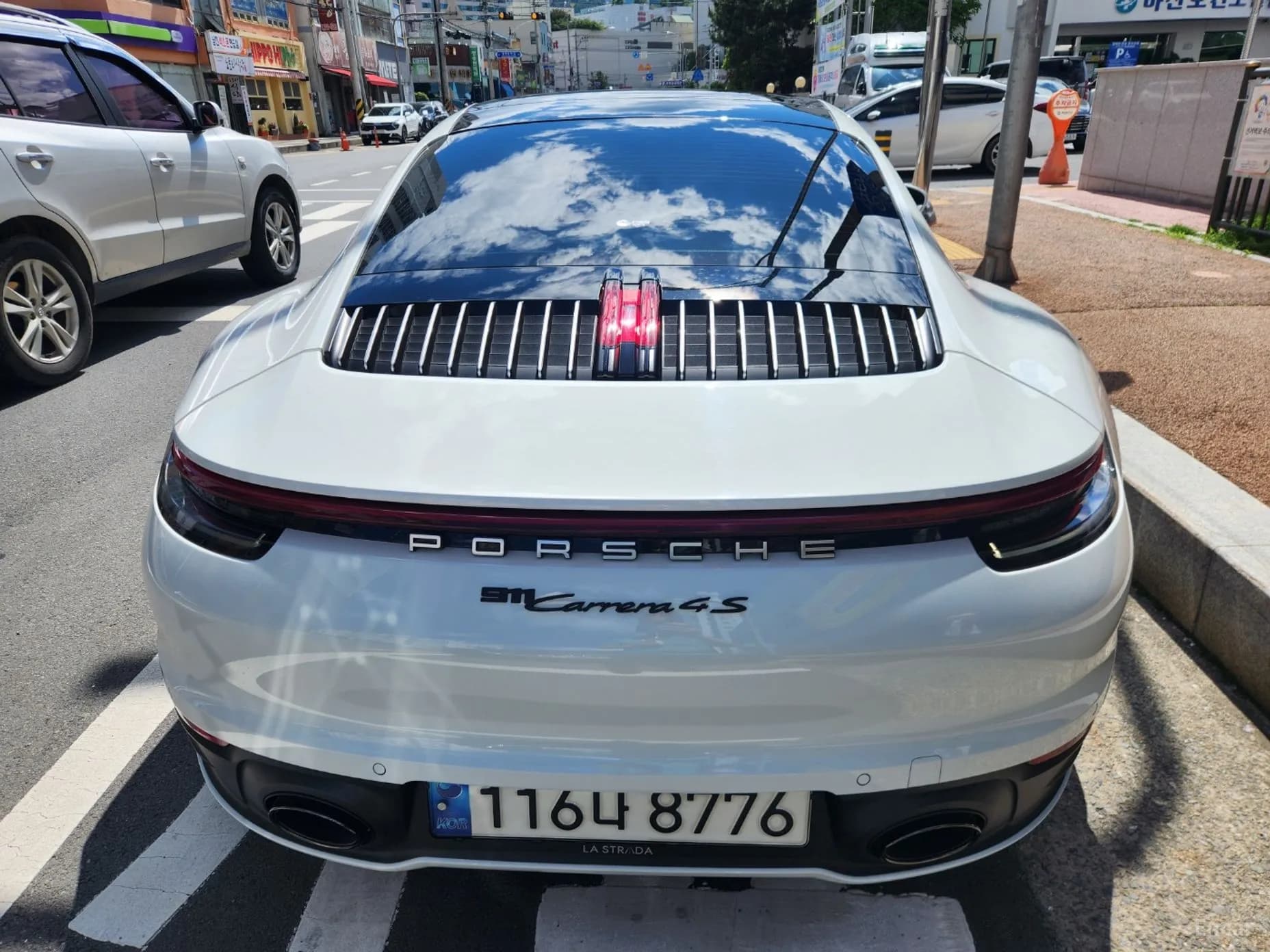 911 (992)