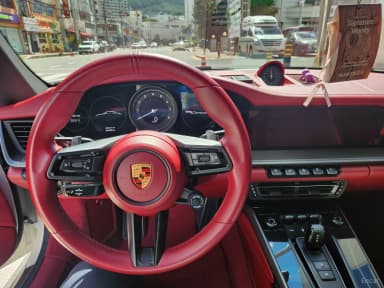 911 (992)