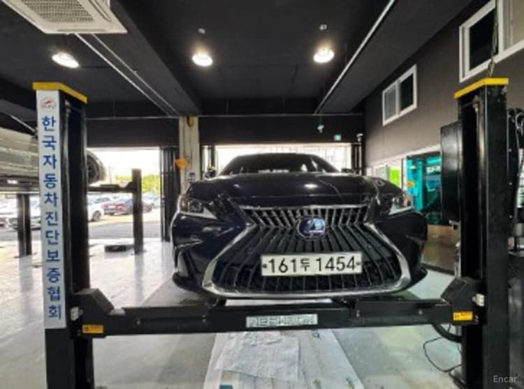 ES300h 7th Generation